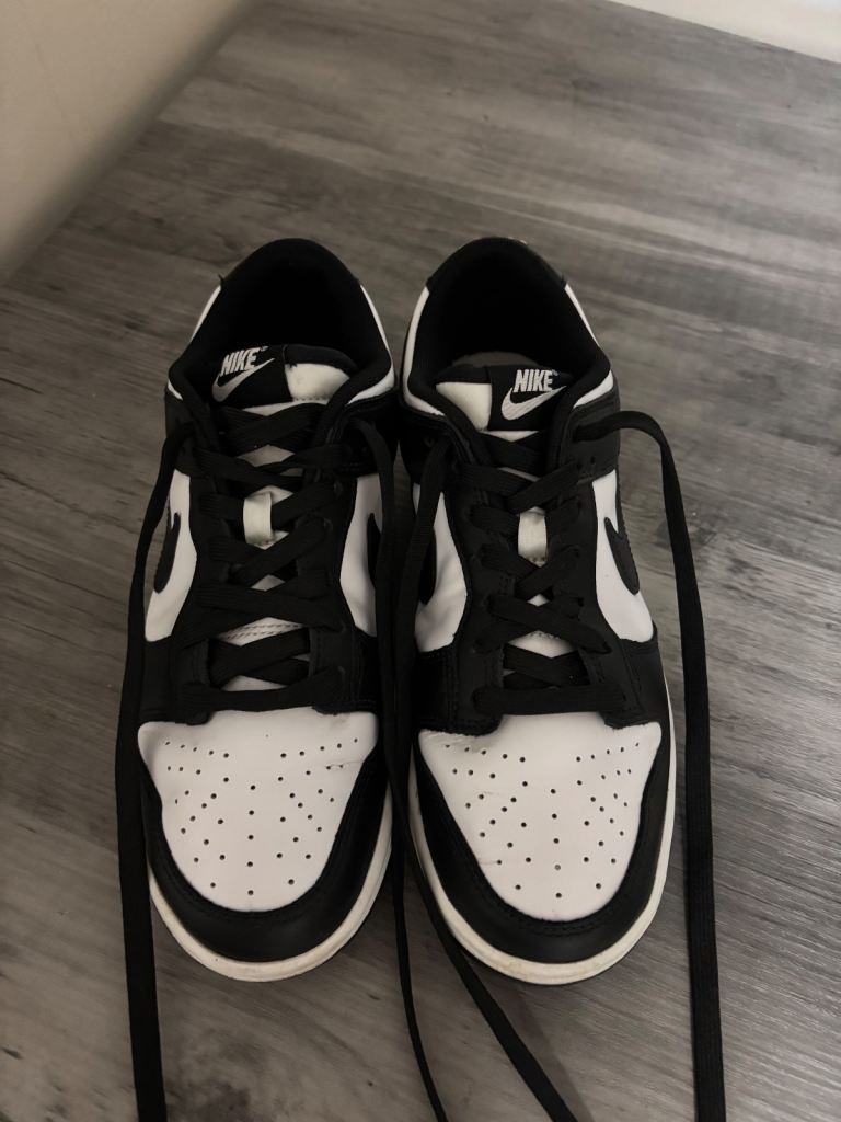 Nike panda dunks low