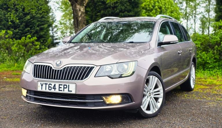 2014 Skoda Superb 2.0 TDI CR 140 ELEGANCE 5dr DSG + LEATHER + NAV + 18 INCH ALLOYS + FSH +  ESTAT...
