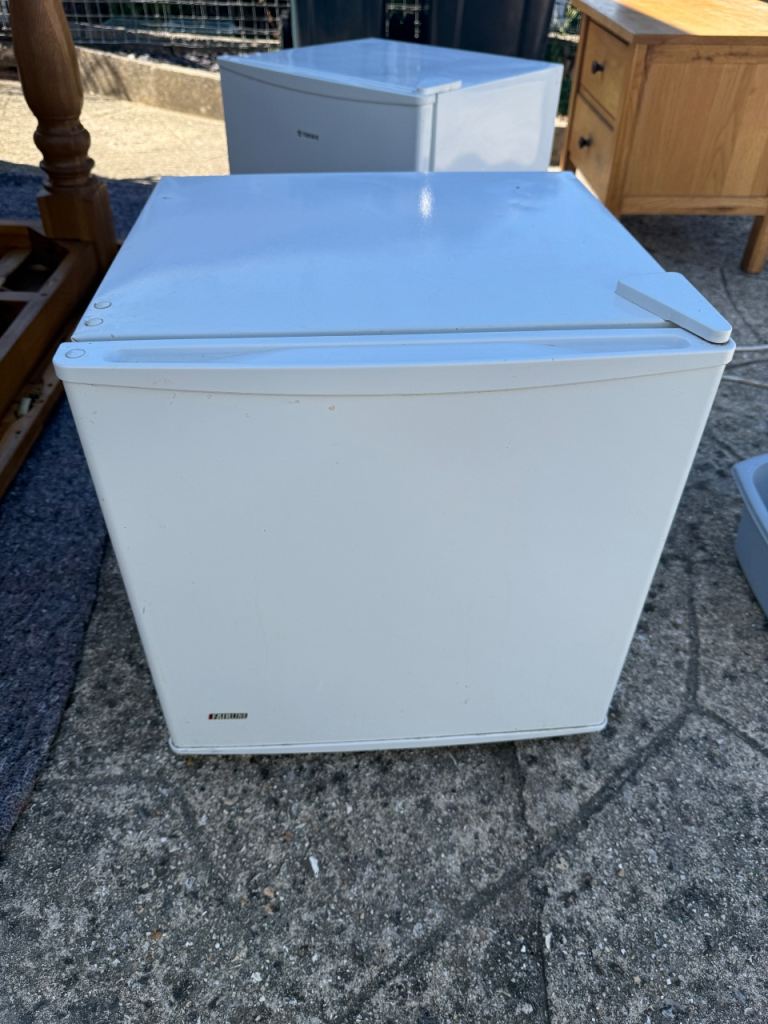SOLD Table Top Fridge with Icebox and Door Storage. Yes of course it works!