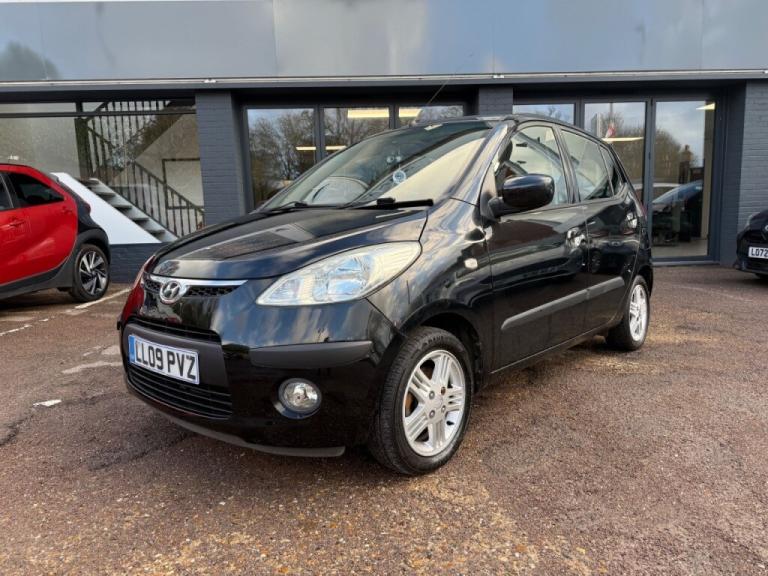 image for  Hyundai i10 1.2 Style 5dr - FSH - TWENTY FIVE POUNDS TAX - AIR CON Petrol