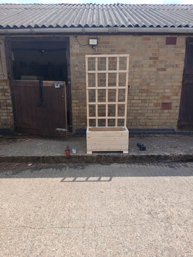 image for Solid planter with 180cm trellis