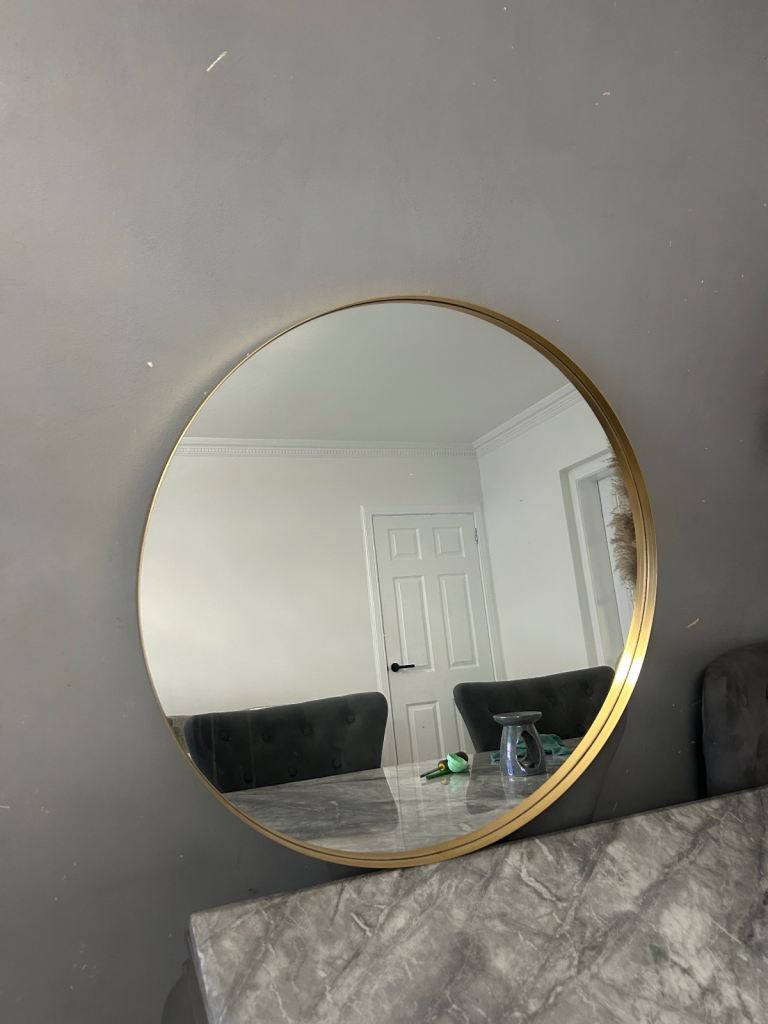 Gold clock, tables mirror lampsx2 vases 