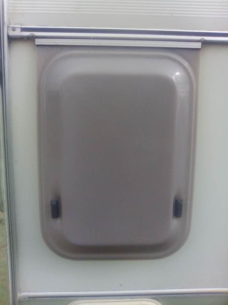 CARAVAN  TOILET WINDOW (opaque )