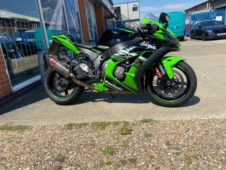 KAWASAKI ZX10R, 2016, ONE OWNER, AKROPOVIC EXHAUST.