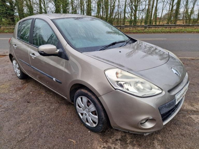 2010 Renault Clio 1.2 16V Expression 5dr HATCHBACK PETROL Manual