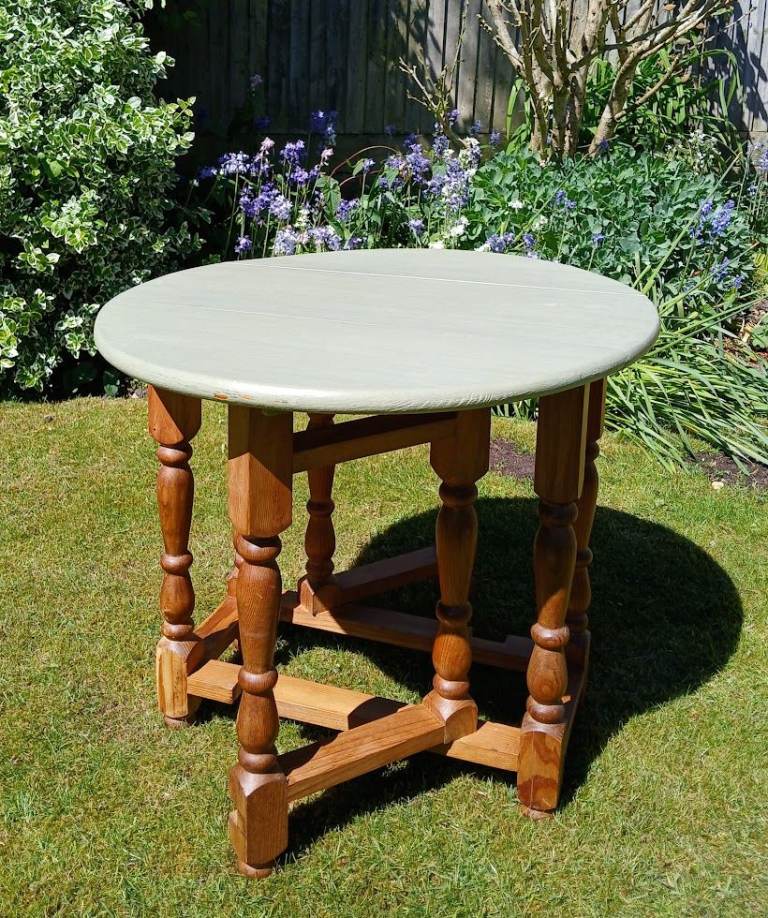 Small Occasional Gate-leg Drop-leaf Table