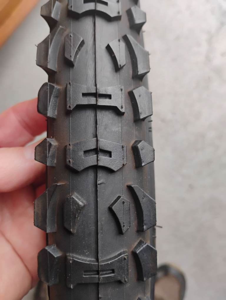 Bicycle Tyres 26 x 1.95
