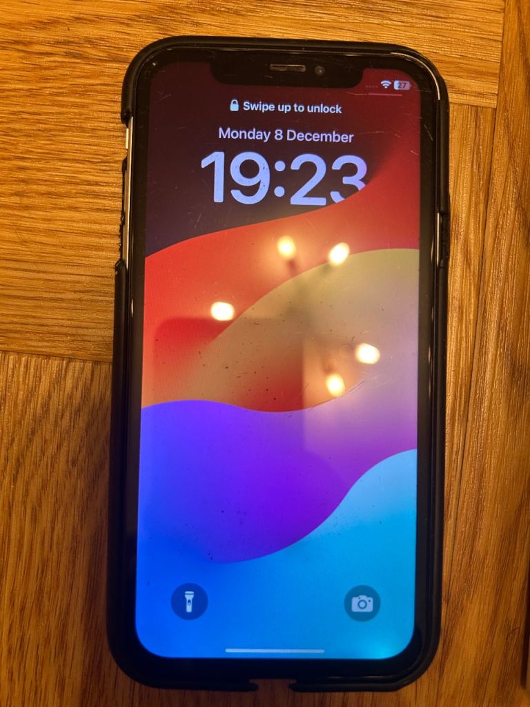 Apple iPhone xr boxed instructions white free case ear pod headphones 64gb phone 