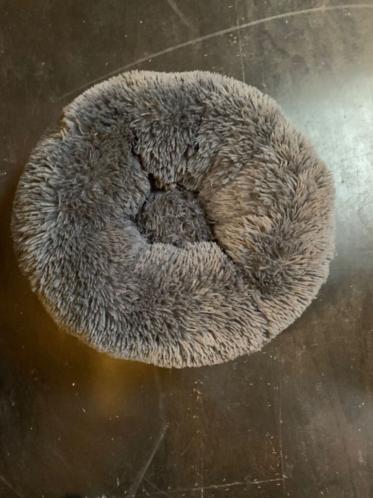 Round Soft Furry fake fur cat/dog bed