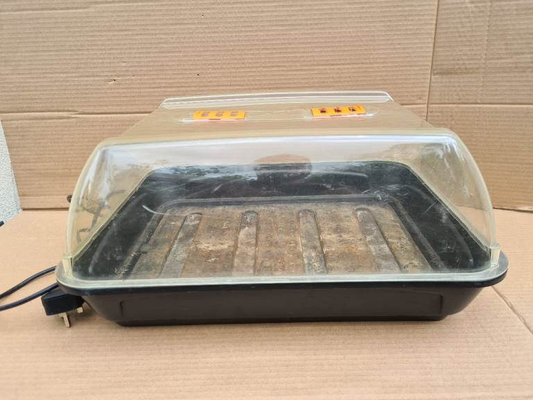 Sankey 52cm Heated Tray With Propagotor Lid. Used. 