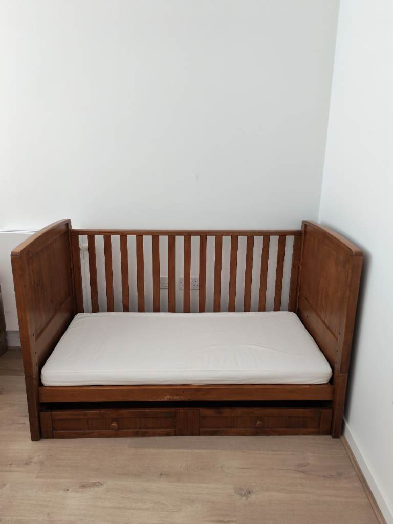 Silver Cross Wooden Cot Bed/ Toddler Bed with Mattress