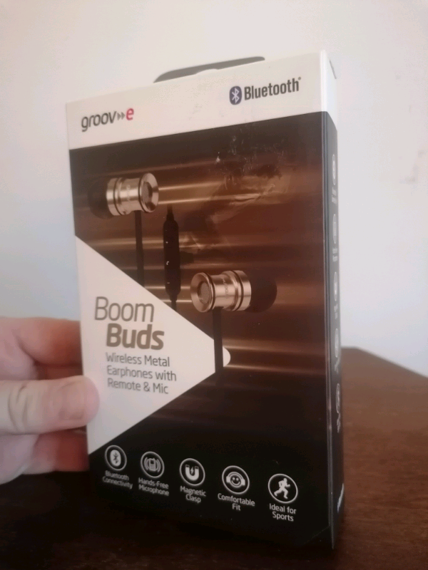 Boom buds wireless metal earphones with remote & MIC. 