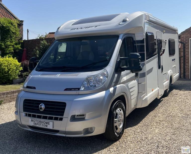 Swift Bolero 712 FB, 2013, rear washroom, 2 single beds, coachbuilt motorhome