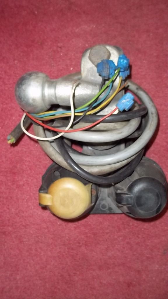 TOW BALL with TWIN sockets 