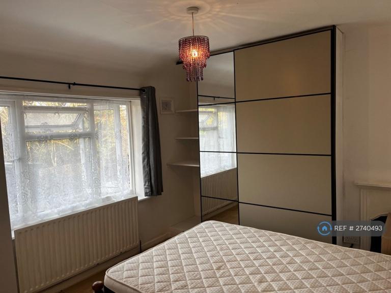 1 bedroom in Carshalton, Carshalton, SM5 (#2740493)