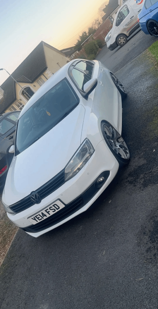 Volkswagen, JETTA, Saloon, 2014, Manual, 1968 (cc), 4 doors