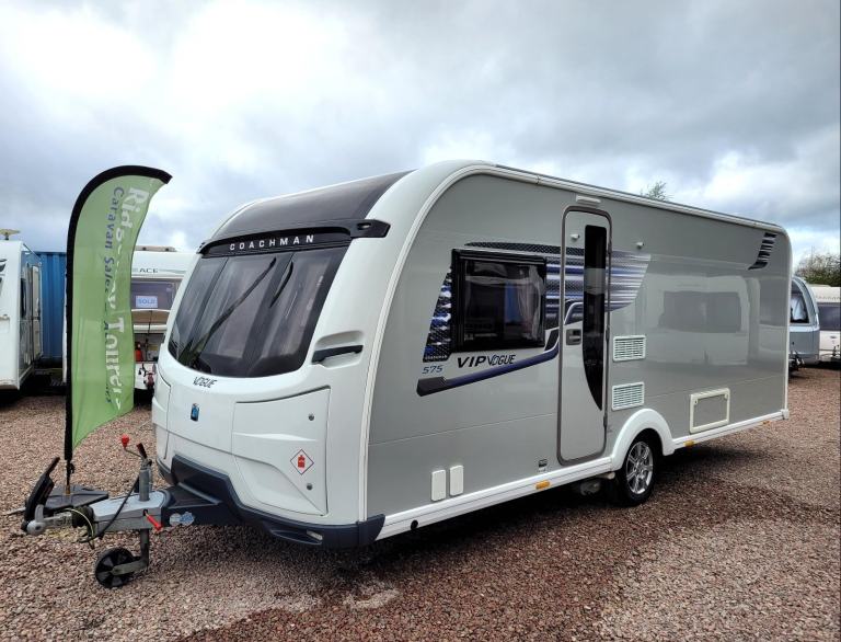 Coachman VIP Vogue 575 2018 Single Axle 4 Berth - Motor Mover, Fixed Island Bed