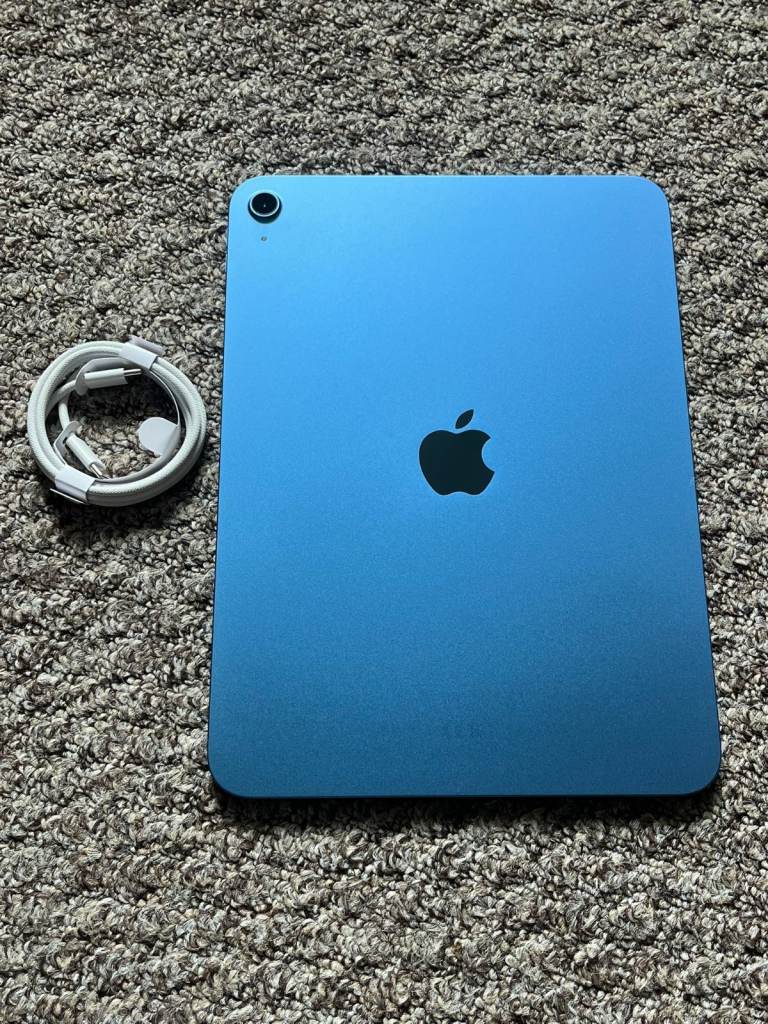 Like-new Ipad A16 2025 11th gen 128gb . Apple Warranty September 2026 Battery health 100%