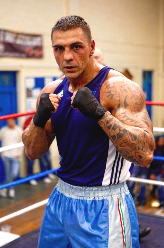 PRIVATE BOXING & PT SESSIONS –QUALIFIED ENGLAND BOXING COACH – 1:1 & GROUP TRAINING £45