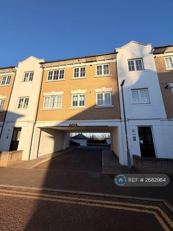 1 bedroom flat in George Williams Way, Colchester, CO1 (1 bed) (#2682984)