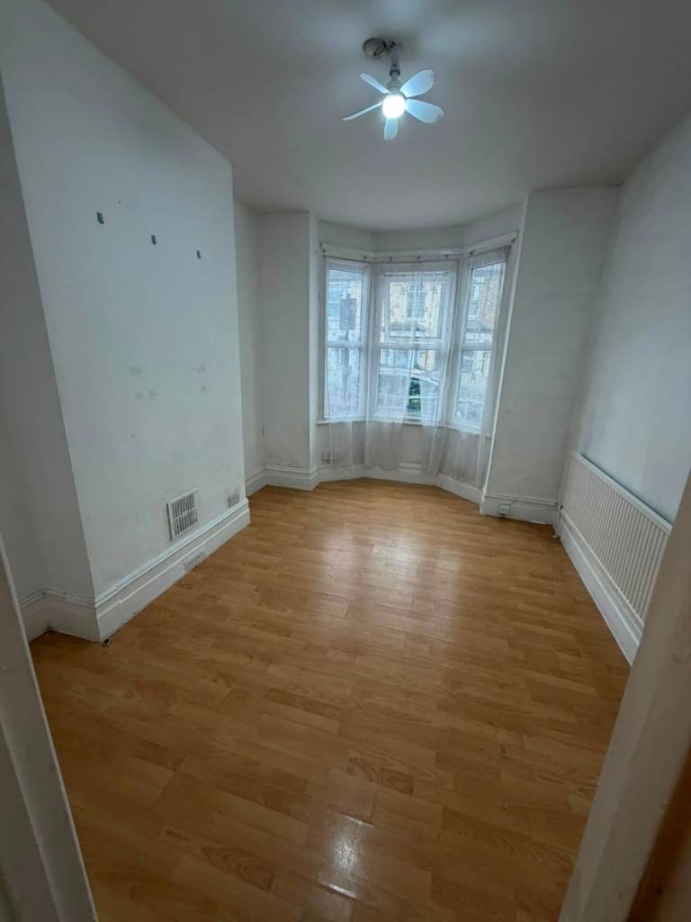 1 bedroom  flat to rent in Upton Park