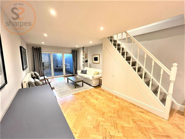 3 bedroom house in Lyham Road, Brixton, London