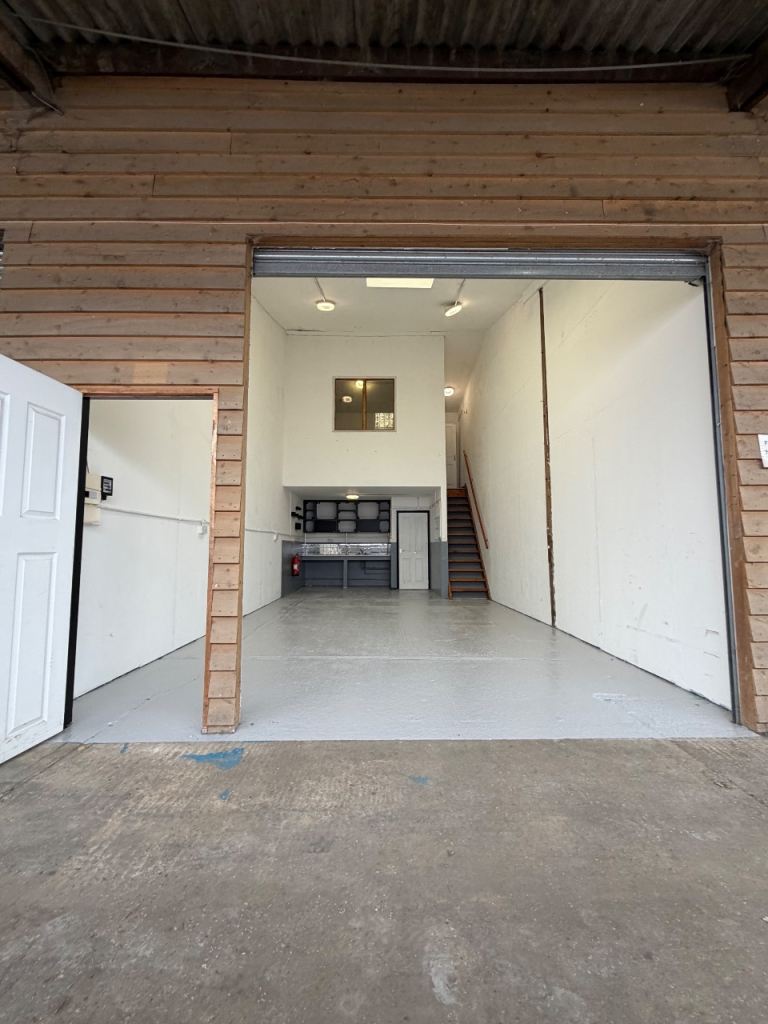 LOVELY TIDY CLEAN UNITS