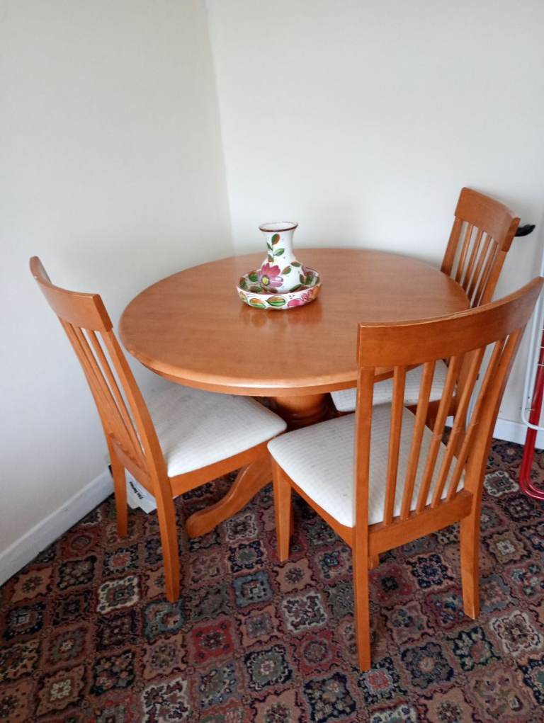 circular extendable dining table 