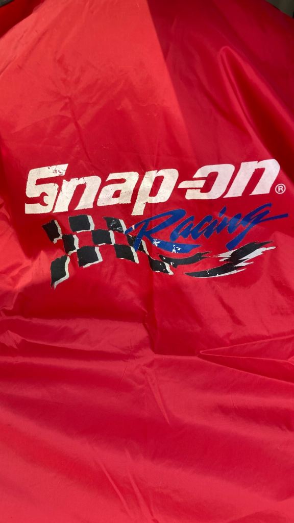 SNAP ON RACING RED SEAT COVER