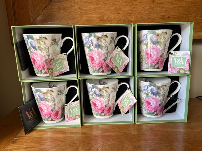 Vintage V&A Brompton rose collection fine bone china mugs