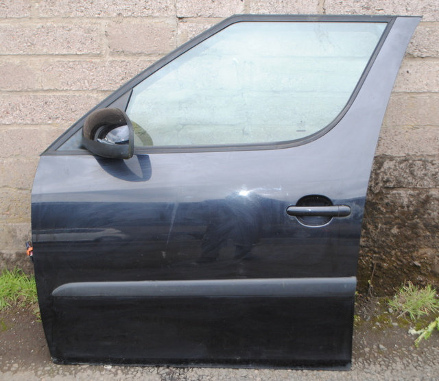 2010-2015 SKODA ROOMSTER FRONT PASSENGER SIDE COMPLETE DOOR PAINT CODE 9910
