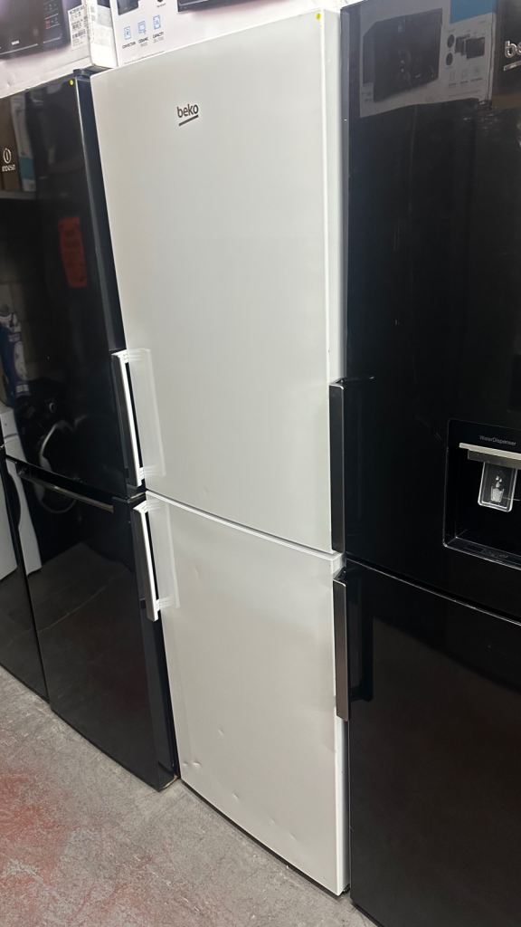 TALL WHITE BEKO FRIDGE FREEZER 