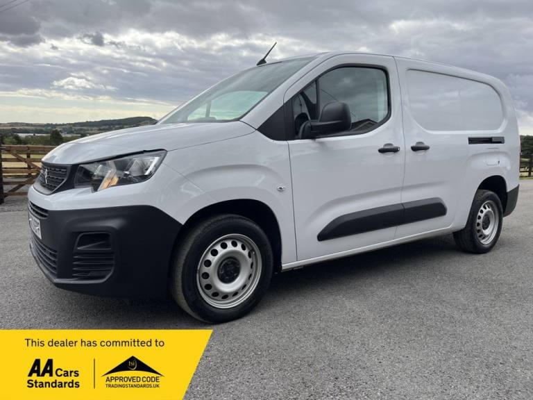 2023 Peugeot Partner 950 1.5 BlueHDi 100 Professional Premium + Van PANEL VAN DIESEL Manual