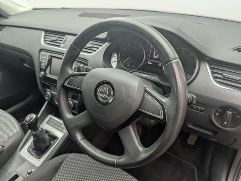 2015 Skoda Octavia 1.4 TSI SE Estate 5dr Petrol Manual Euro 5 (s/s) (140 ps) - ALLOY, BLUETOOT ES...