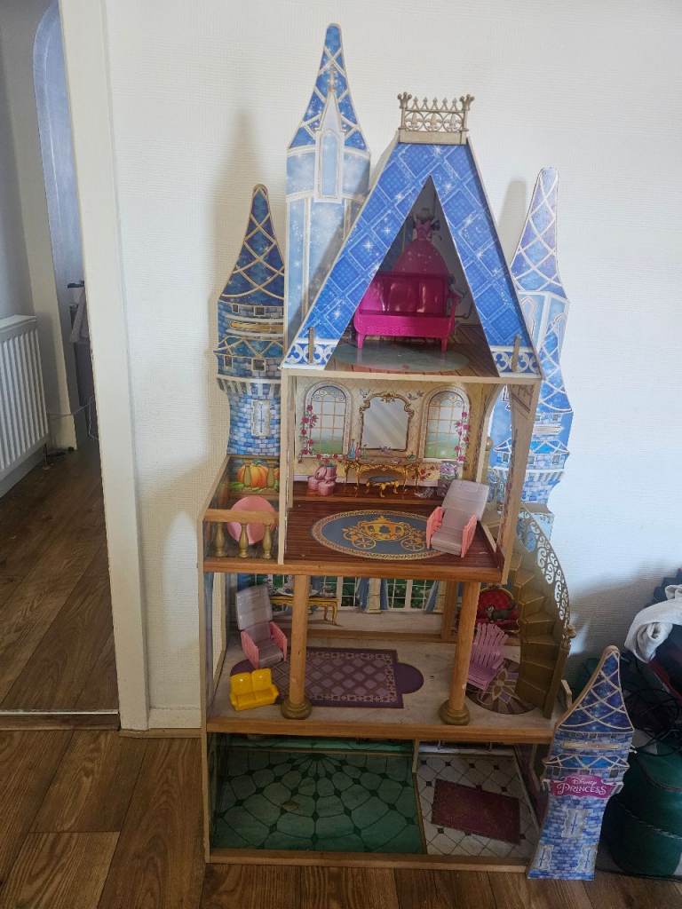 Doll house big