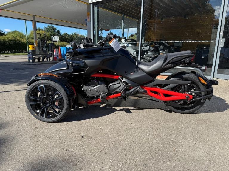 2025 Can-Am Spyder F3s 6 speed semi auto trike 