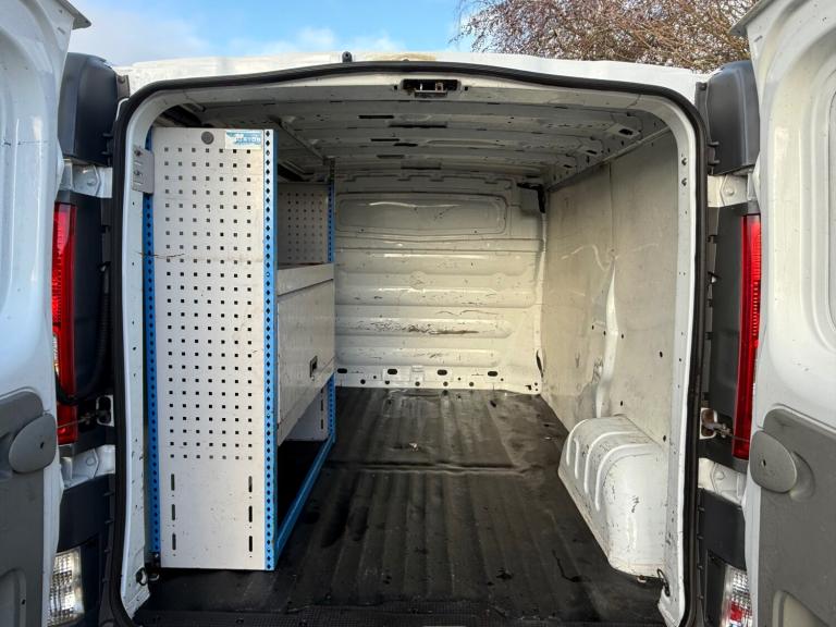 RENAULT TRAFIC SL27dCi 115 Van | 12 Months MOT | Service History | Clean Example