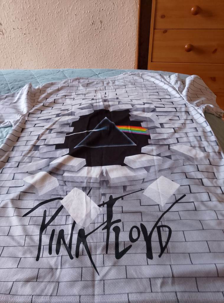 New Unisex Pink FLoyd T-Shirt unused