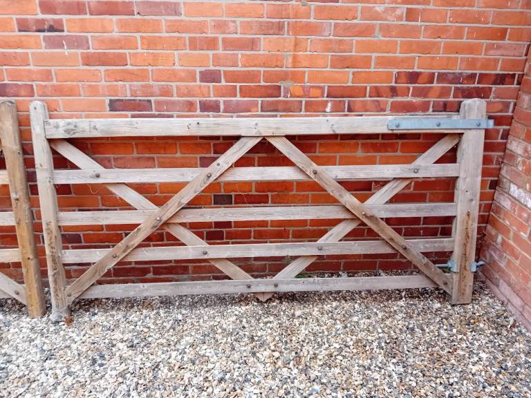 Wooden field gate 