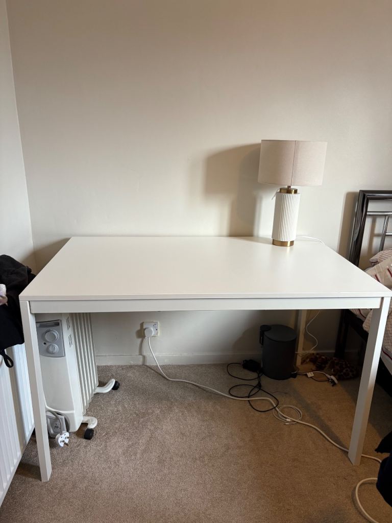 Dining table - can be extended