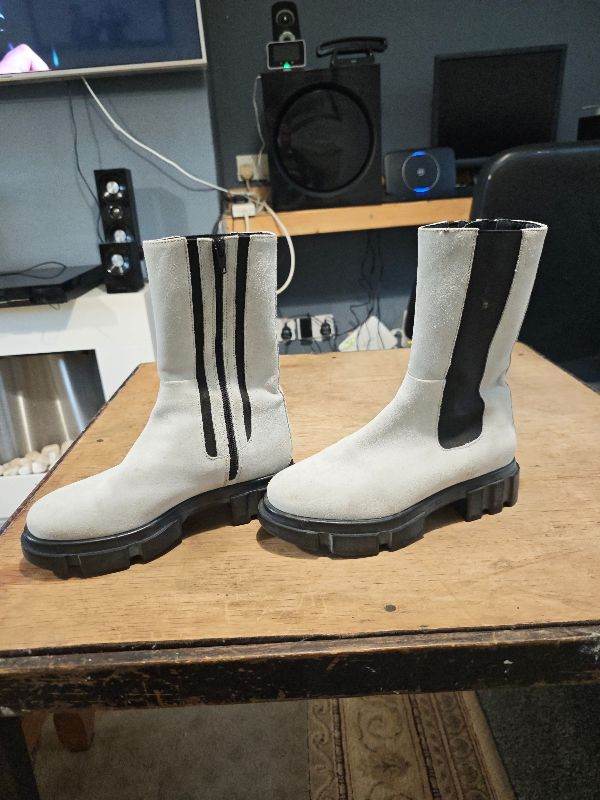 FREE PEOPLE BROOKS LUG SOLE CHELSEA BOOT SIZE 5