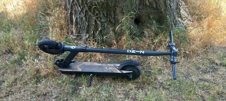 SPARES OR REPAIRS ZINC ECO 36V ELECTRIC SCOOTER 