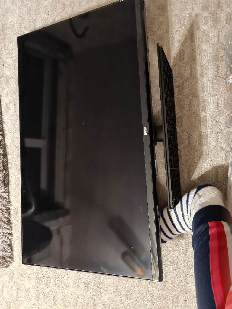 32 inch bush tv