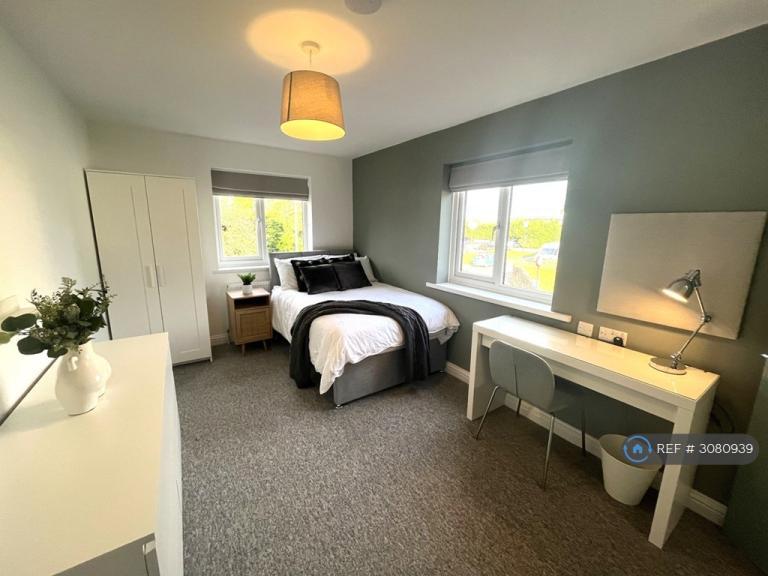 1 bedroom in Frenchay Park Road, Bristol, BS16 (#3080939)