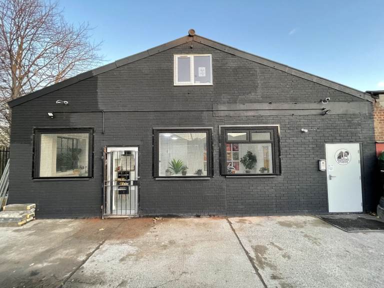 Work/live Unit | Creative Artist Studio | Private Office |  Warehouse Unit to rent  in Enfield EN3 