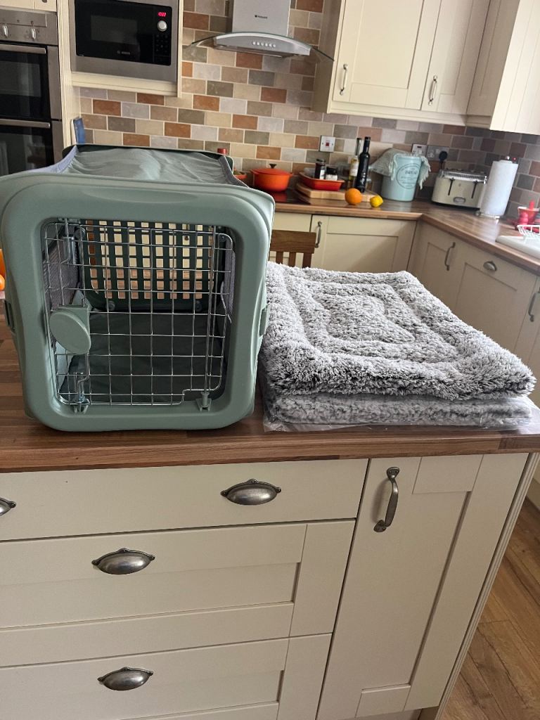Sportspet crate small plus 2 crate mats