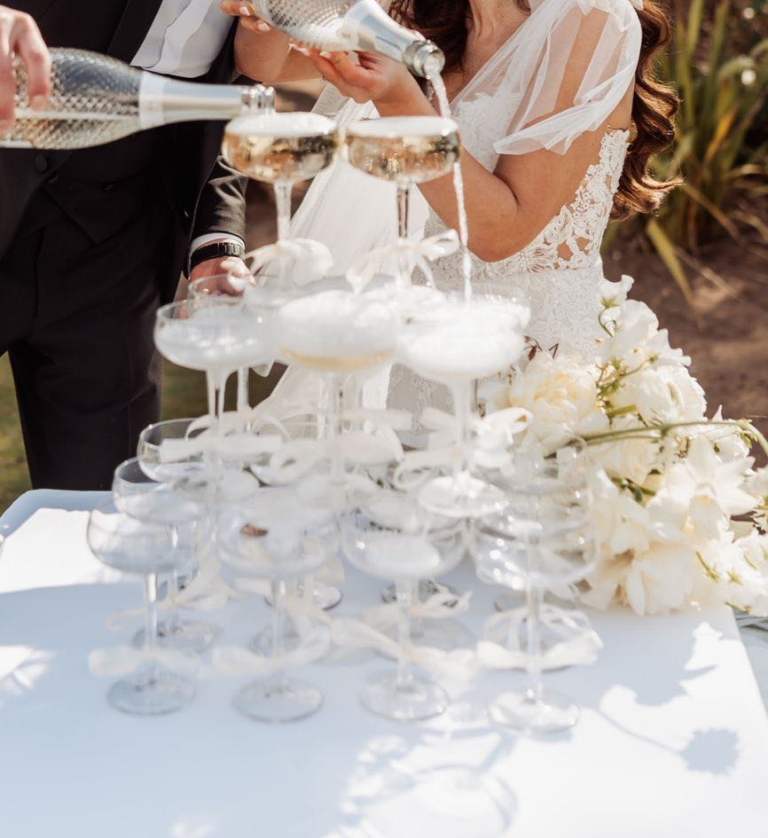 x19 Champagne Glasses for Wedding Champagne Pour