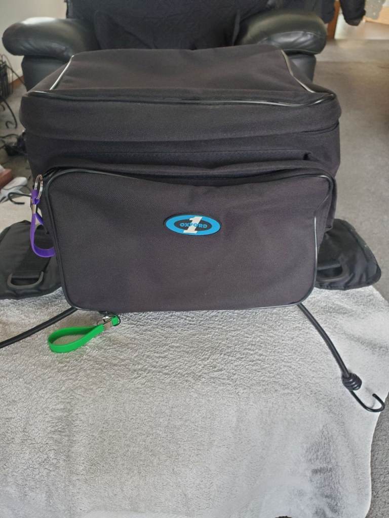 NEW. OXFORD Motorcycle Expandable Soft Luggage Tail Pack for Rack/Pillion Seat Bag.