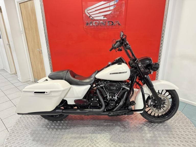 2020 '70' Harley Davidson FLHRXS ROAD KING SPECIAL 1868