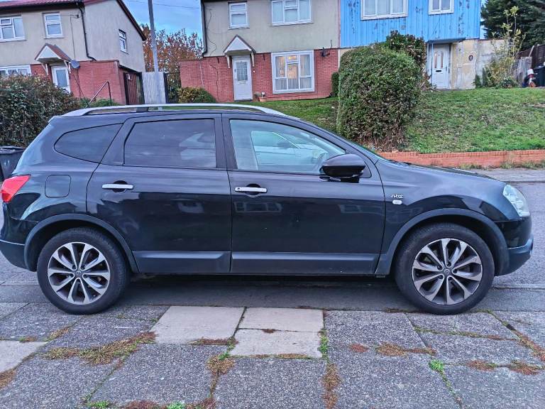 SUV 4 W drive Nissan Qushki 7 seater diesel car 